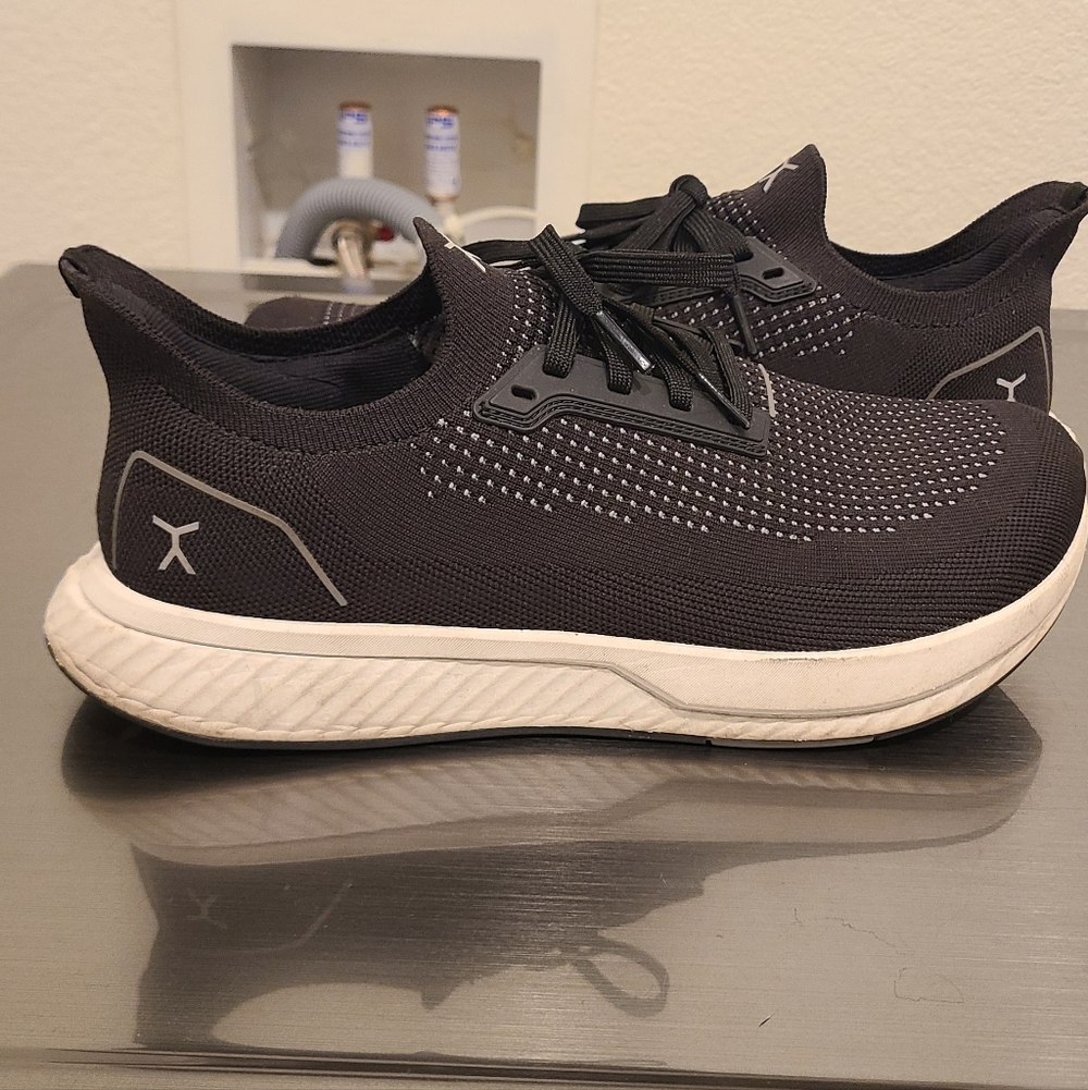 flux adapt runners trainers shoes